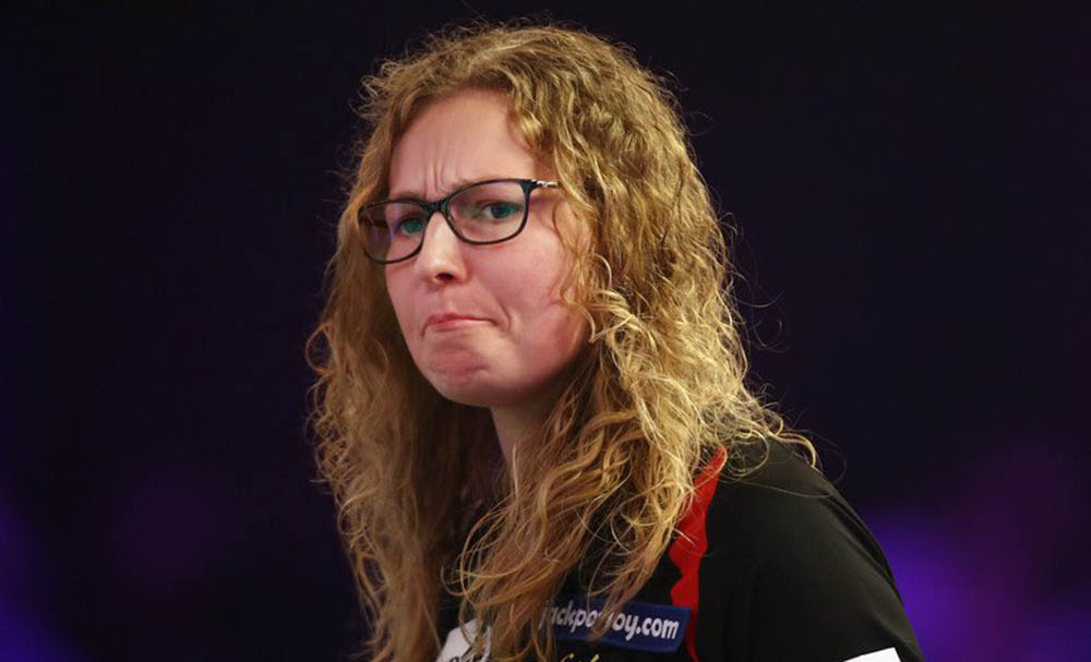 Aileen de Graaf wins the women's BDO World Masters 2015