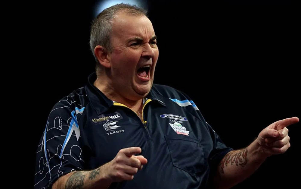 Phil Taylor wins the PDC Grand Slam of Darts 2009